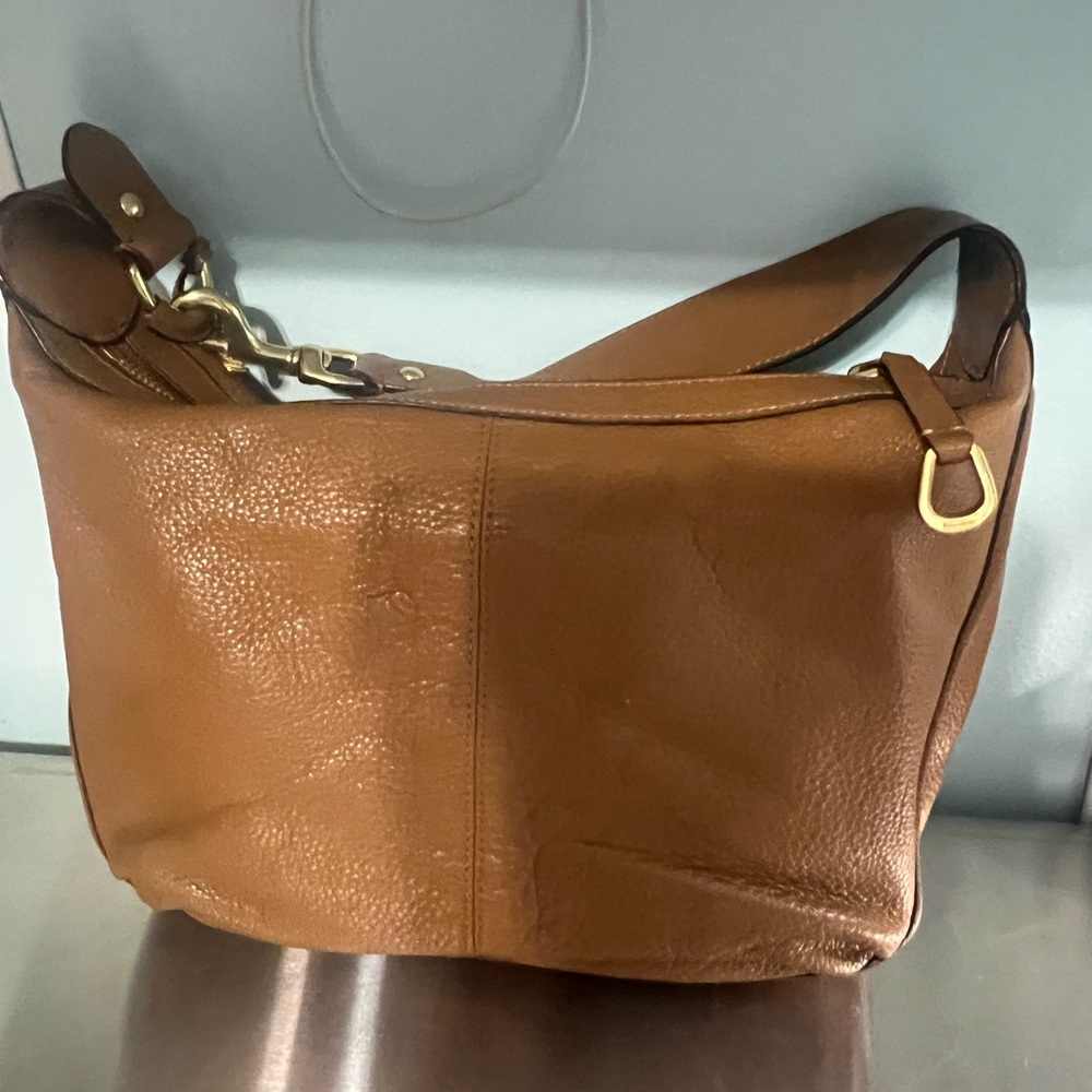Older Tan Coach Leather Hobo Bag with Hang Tag - Picture 2 of 10